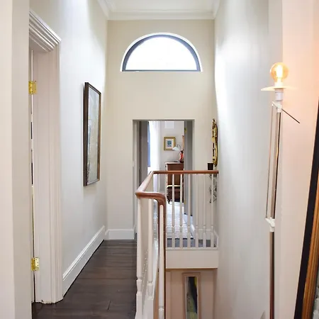 2 Bedroom Townhouse In City Centre *