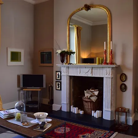 Apartamento 2 Bedroom Townhouse In City Centre